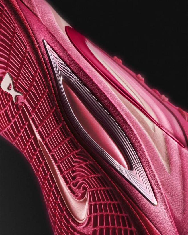」突然发布！搭载「全新缓震科技」！千亿球友会平台Nike「巨星签名鞋