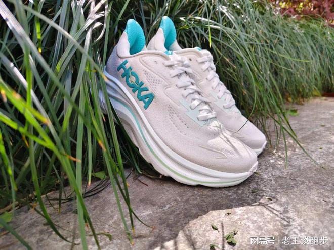 10：恰到好处的卓越跑鞋HOKA CLIFTON(图20)