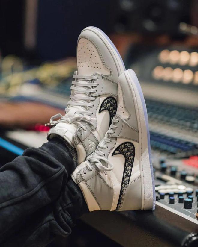 x AJ1」天价神鞋们还在偷偷涨价涨到5w一双！「LV x 耐克、迪奥(图18)