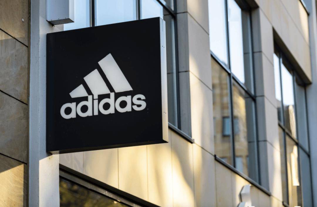 力的三方联名鞋作来袭？！国际鞋履 最具潮流号召(图4)