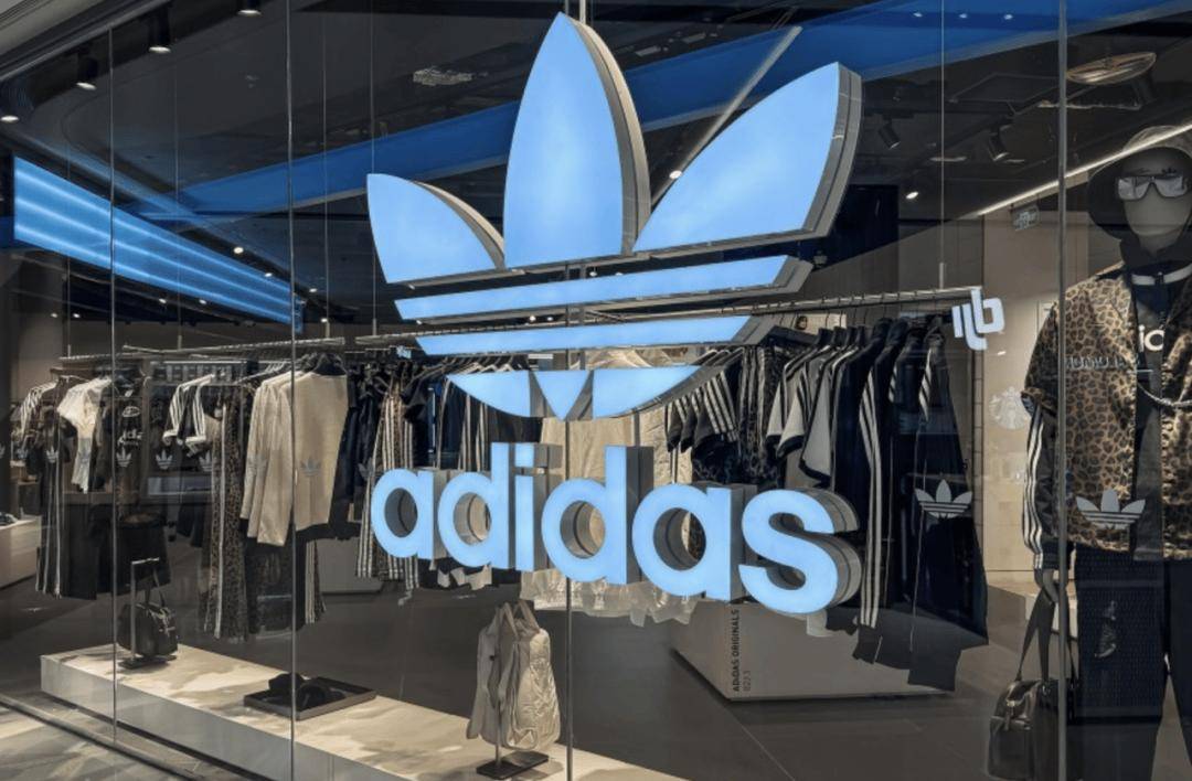 力的三方联名鞋作来袭？！国际鞋履 最具潮流号召(图14)